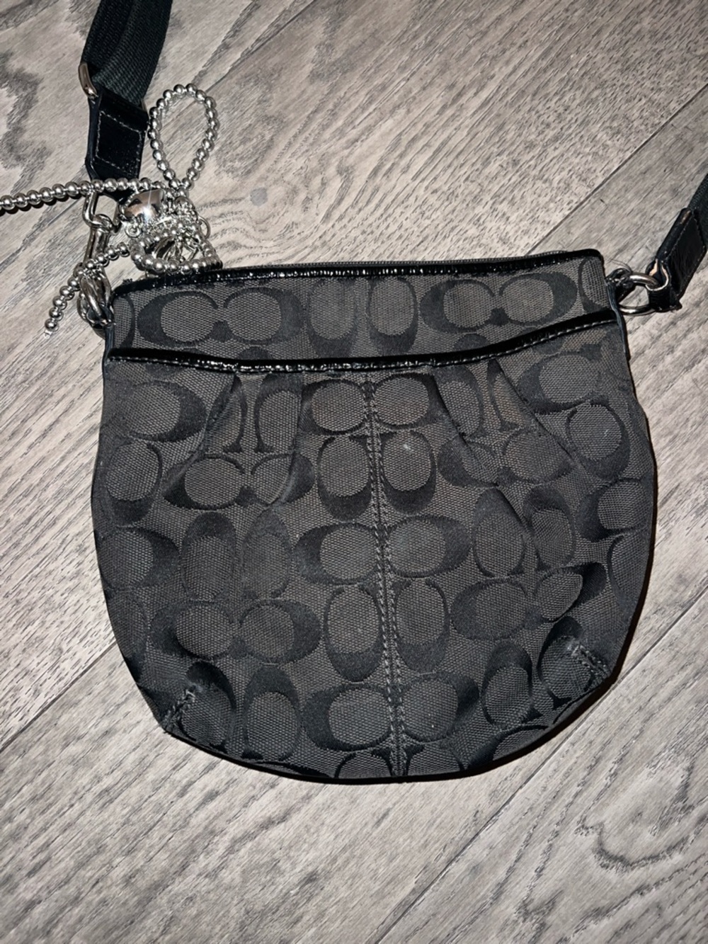 🖤 Coach Black Signature Jacquard Crossbody with Silver Charm - Picture 4 of 9